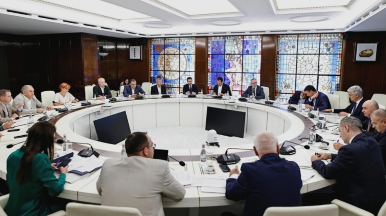 fractura in coalitie psd si usr fac sedinte separate cu bolojan social democratii nu l scutesc de critici dure nici pe seful guvernului 68aafbeed4be2