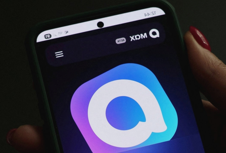 russia orders state backed max messenger app to be pre installed on new phones 68a7ece37311d