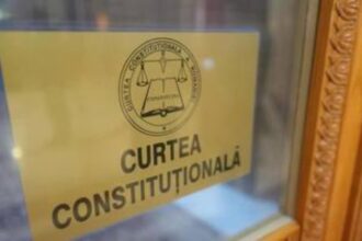 austeritate doar pentru unii specialii de la ccr scapa de reforma si primesc spor pentru tacere 68d8fe10d9e76