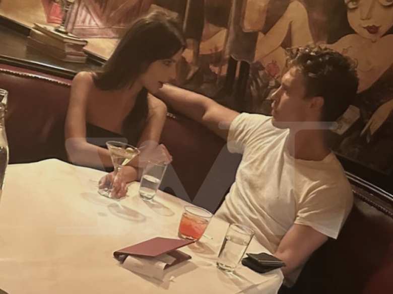 austin butler emily ratajkowski seen grabbing drinks in nyc 68bc3f613e631
