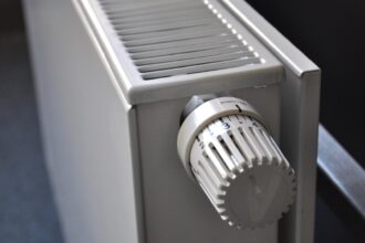 facturile din sezonul rece un cosmar pentru romani oamenii vor fi pusi in fata unor alegeri importante 68d63497ba8a5