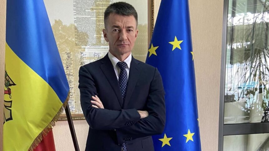 fostul sef din serviciile secrete de la chisinau care a tradat pentru belarus adus la audieri la diicot 68bfd476c2fdd