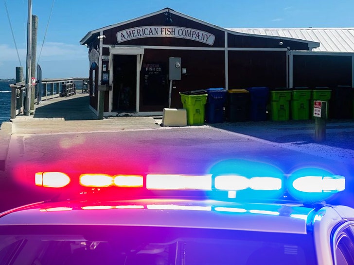 gun toting assailant sails up to bar fatally shoots 3 injures 8 68d9219d6db40