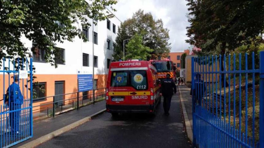 Incendiu la o școală din Cluj-Napoca: 630 de studenți evacuați rapid 1 incendiu la o scoala din cluj napoca aproximativ 630 de elevi s au autoevacuat 68da6bdff0b7c