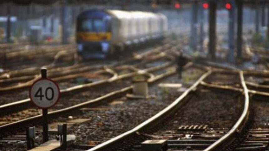 tanar de 24 de ani gasit mort pe linia de tren in gara alba iulia nu este exclus sa se fi sinucis 68ca7d2057872