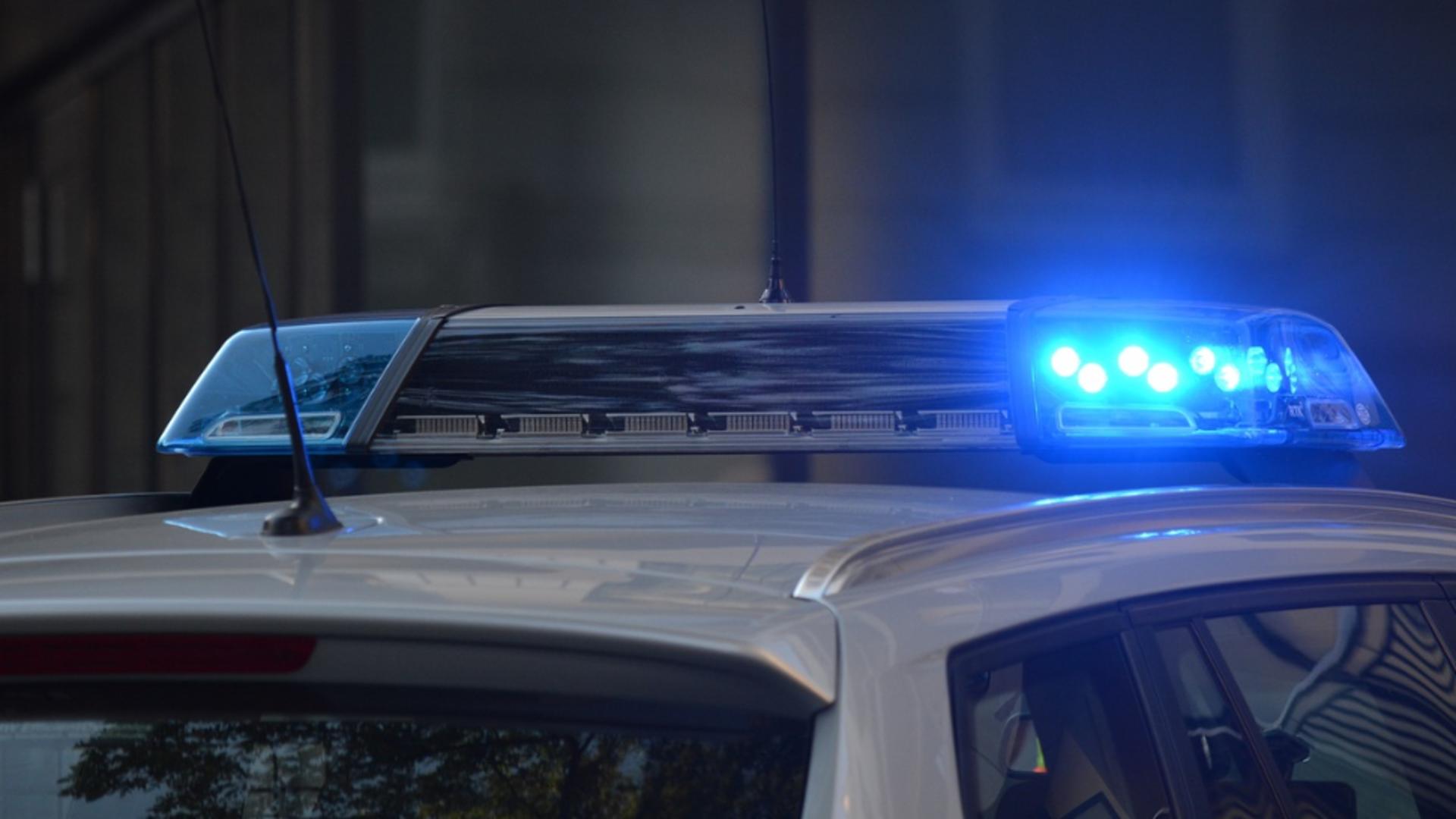barbat scos din casa in flacari politistii au spart usa interventie contracronometru la constanta 68e9e852e97a8