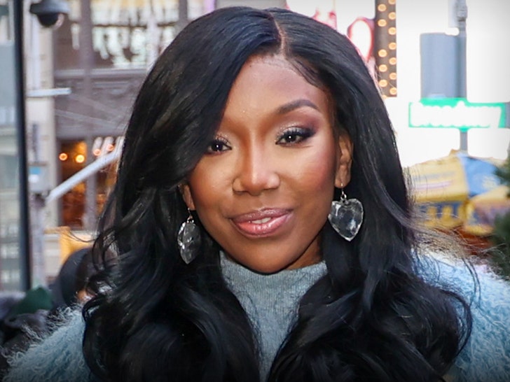 brandy says dehydration made her leave stage abruptly 68f537607b582