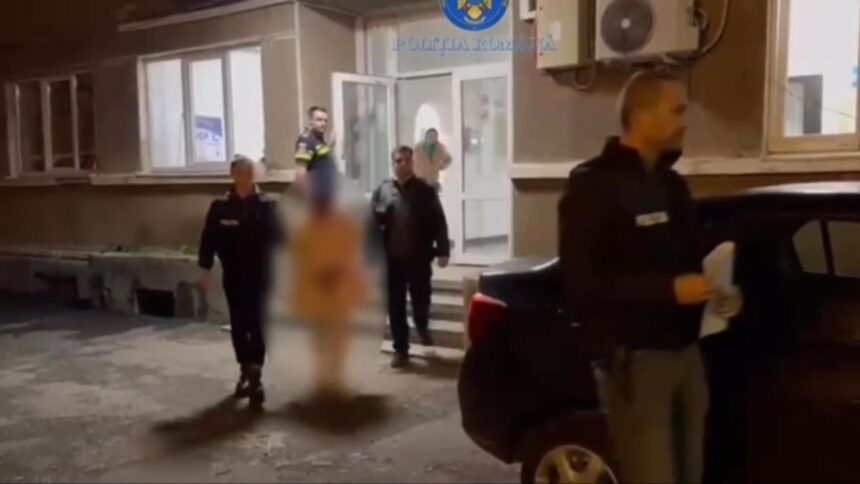 doua femei din bucuresti au fost arestate dupa ce au furat haine si au batut angajatii dintr un magazin 68e266720e6e1