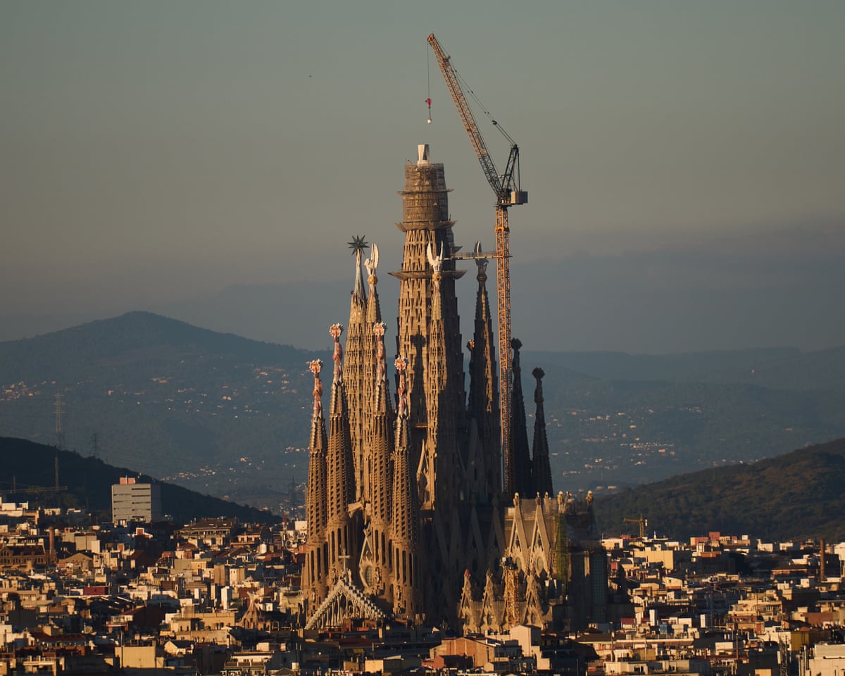 four feet higher and rising barcelonas sagrada familia becomes worlds tallest church 690467516733e