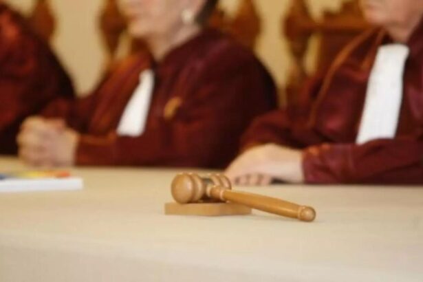 guvernul bolojan pe muchie de cutit doar o saptamana pana la decizia ccr privind pensiile speciale 68df61026fc8f