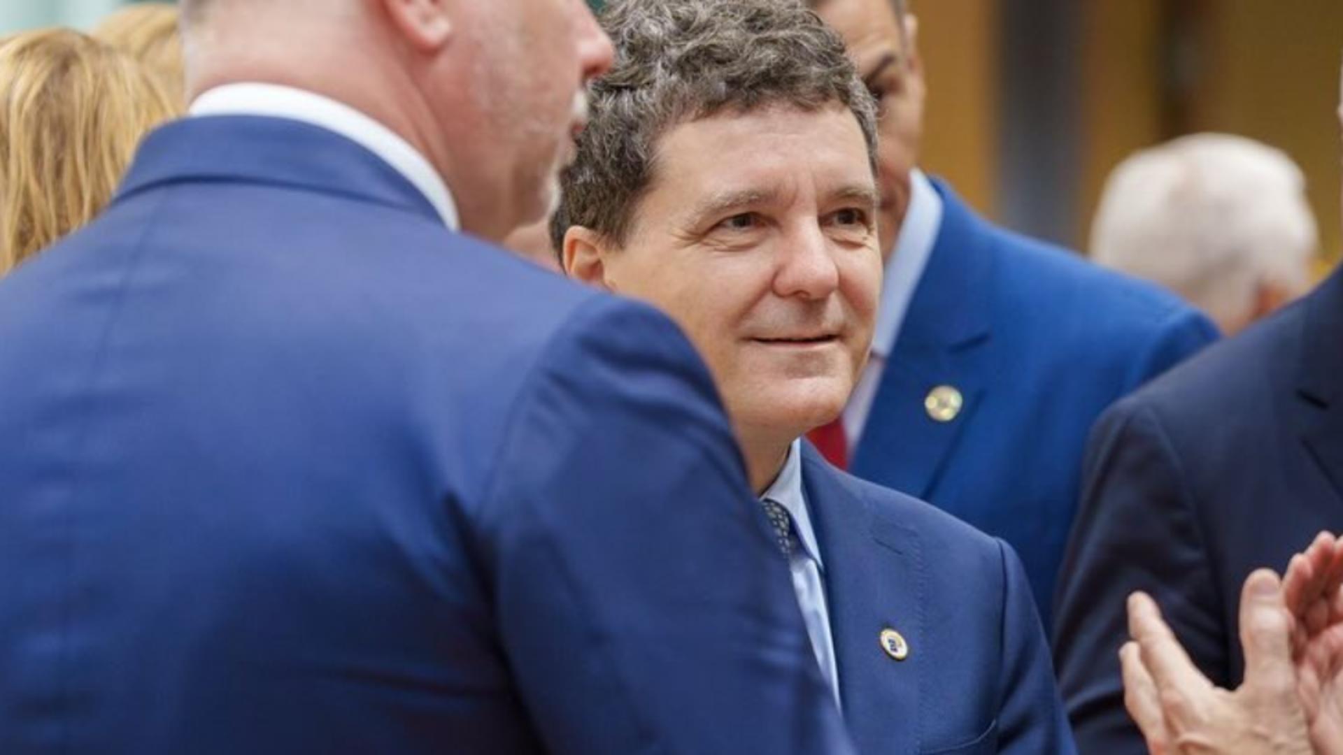 Nicușor Dan își exprimă amuzamentul în legătură cu conflictul din coaliție: „Trebuie să găsim o soluție pentru pensiile egale cu salariile” 9 nicusor dan rade cand vorbeste de scandalul din coalitie problema pensiei cat salariul va trebui rezolvata 68fc69da8b227