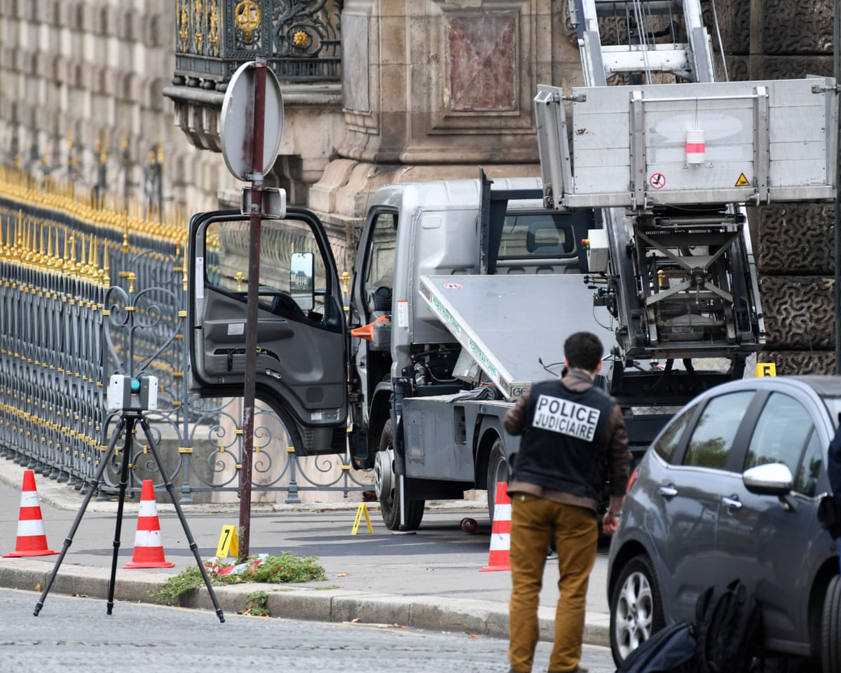 prosecutor has small hope of recovering louvre jewels thanks to gear left by thieves 68fb83986a67d