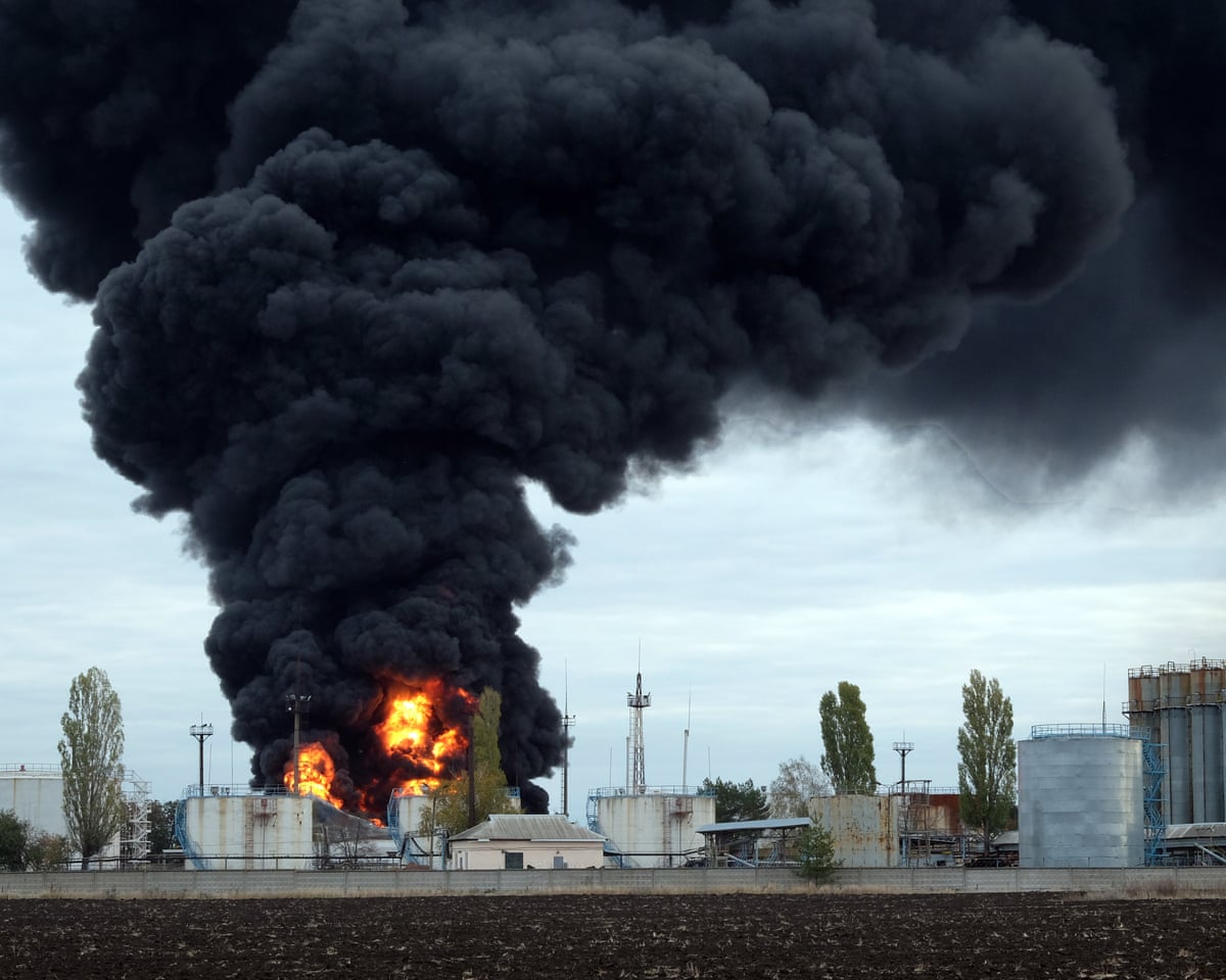 russia bombards ukraines gas sites as zelenskyy flies to us for trump meeting 68f0d32f4591a