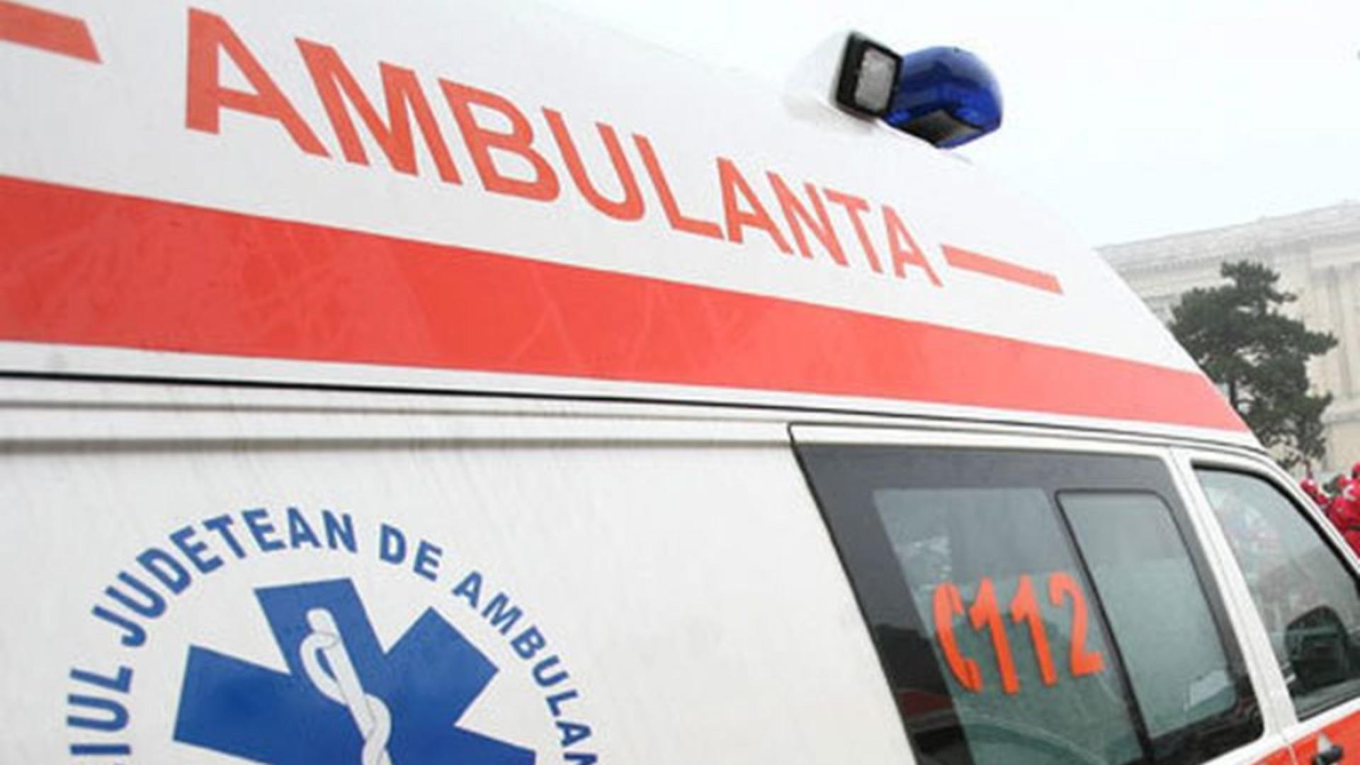 scolile din romania transformate in ring de box profesor din targoviste snopit in bataie de un elev victima a fost transportata la spital 68e8ff305d584