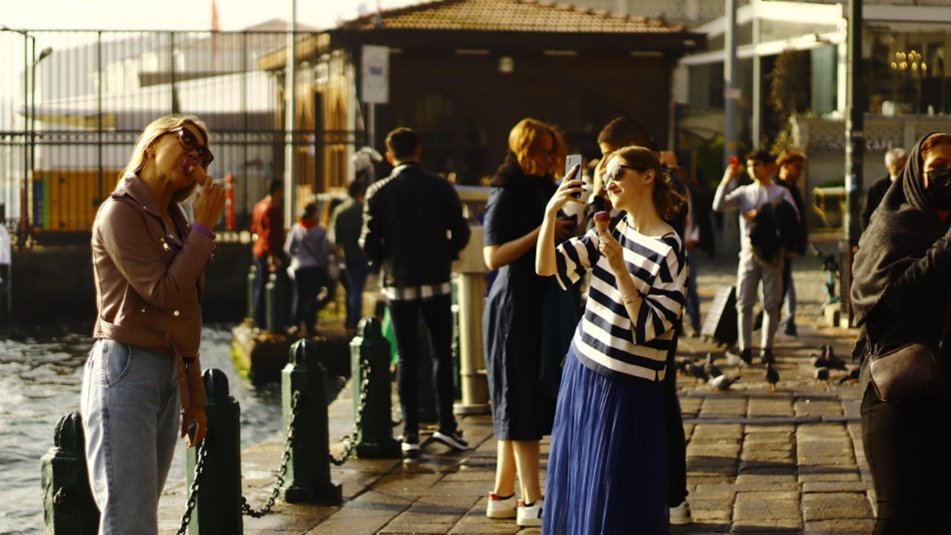 caz socant in istanbul o turista si cei doi copii ai sai au murit dupa ce au consumat mancare stradala sotul este internat in stare critica 6918f73a584e0