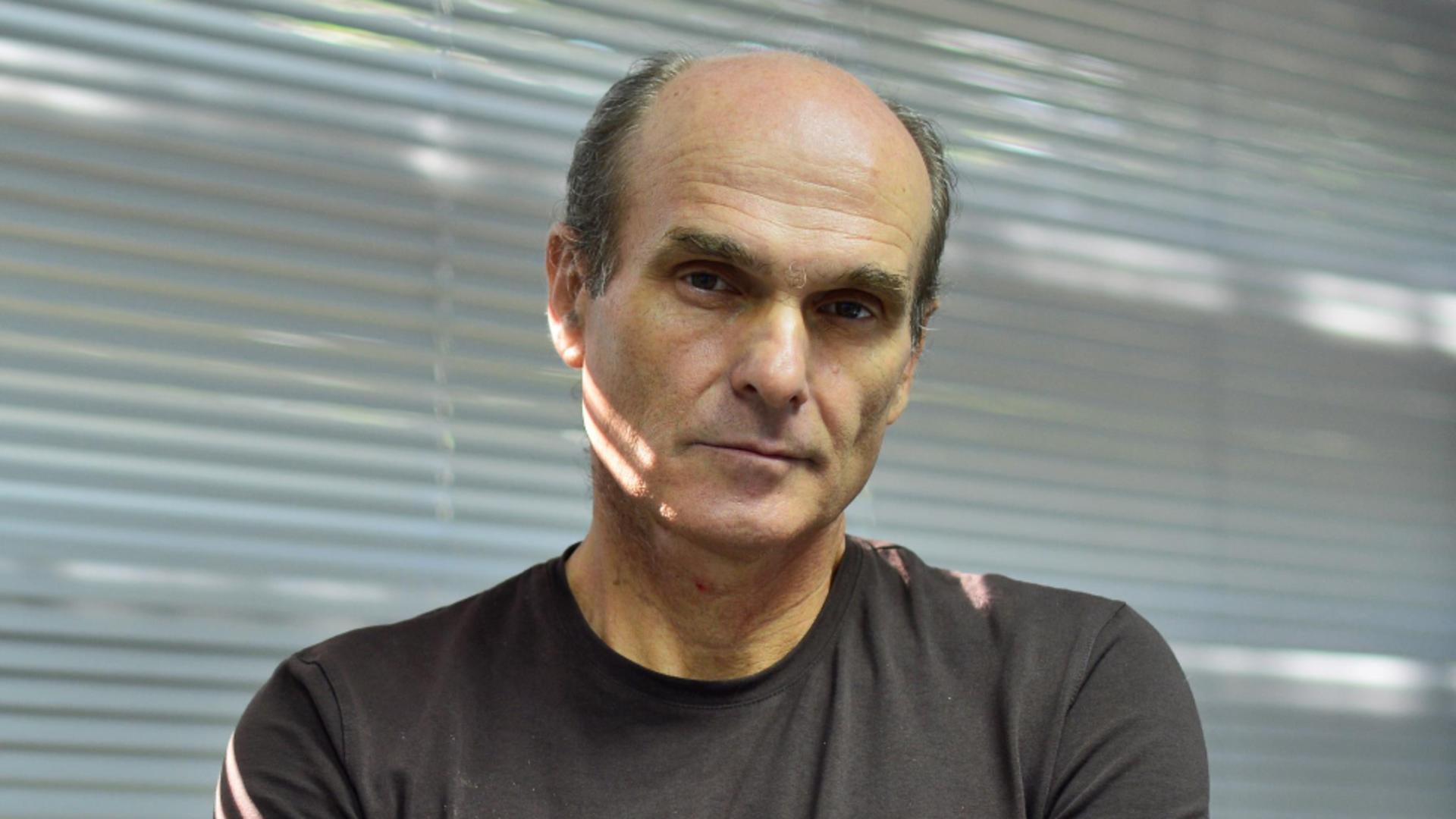 cristian tudor popescu da de pamant cu bolojan tine romanii in strada si se intalneste cu spagarii 690f115b2f8c2