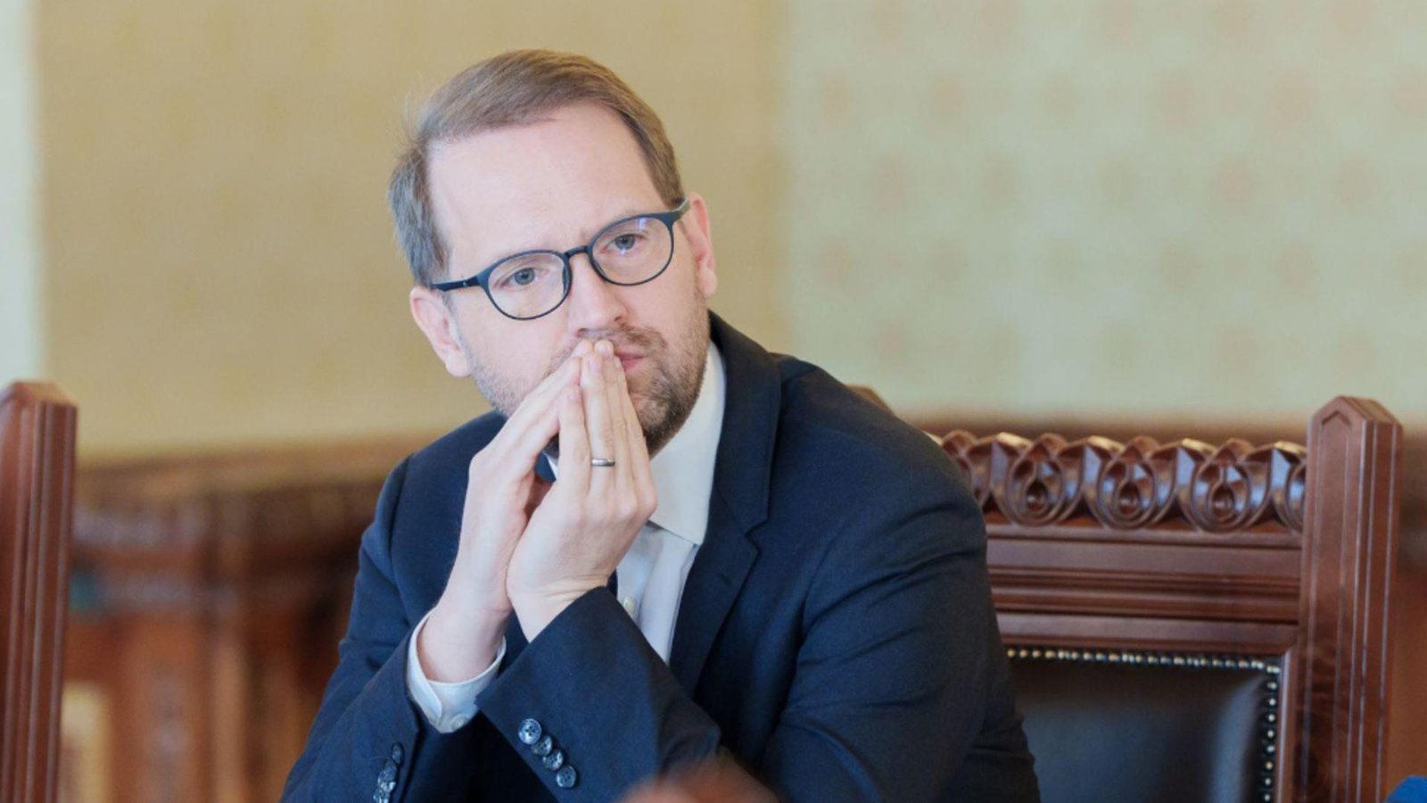 dominic fritz reactie halucinanta ii multumeste lui mosteanu pentru demisie si afirma ca a fost un ministru integru 69297bcf6522a