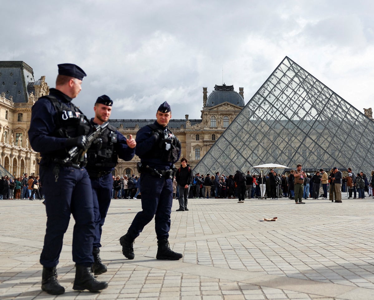 louvre jewel heist by petty criminals not organised professionals says paris prosecutor 6907d773b9892
