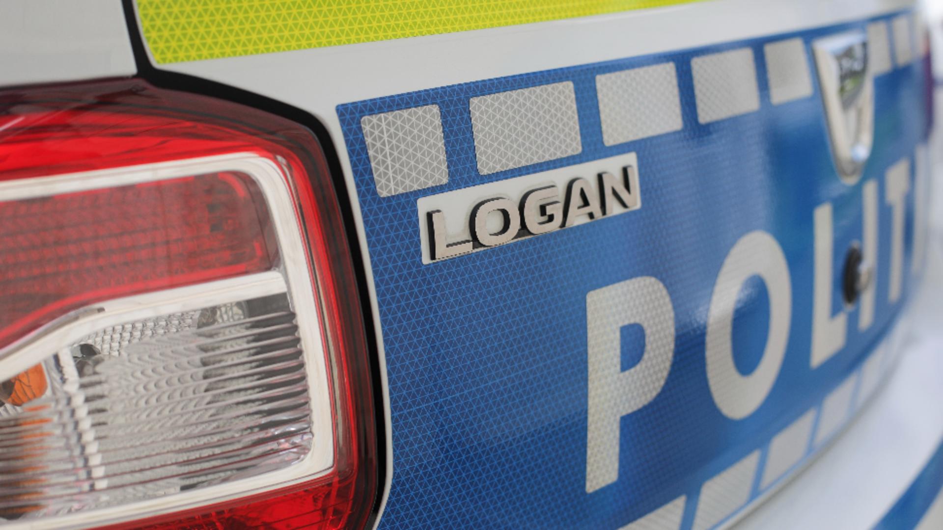 masina de politie vandalizata in mehedinti dupa un apel fals la 112 un barbat a fost retinut 69244198ec3b7