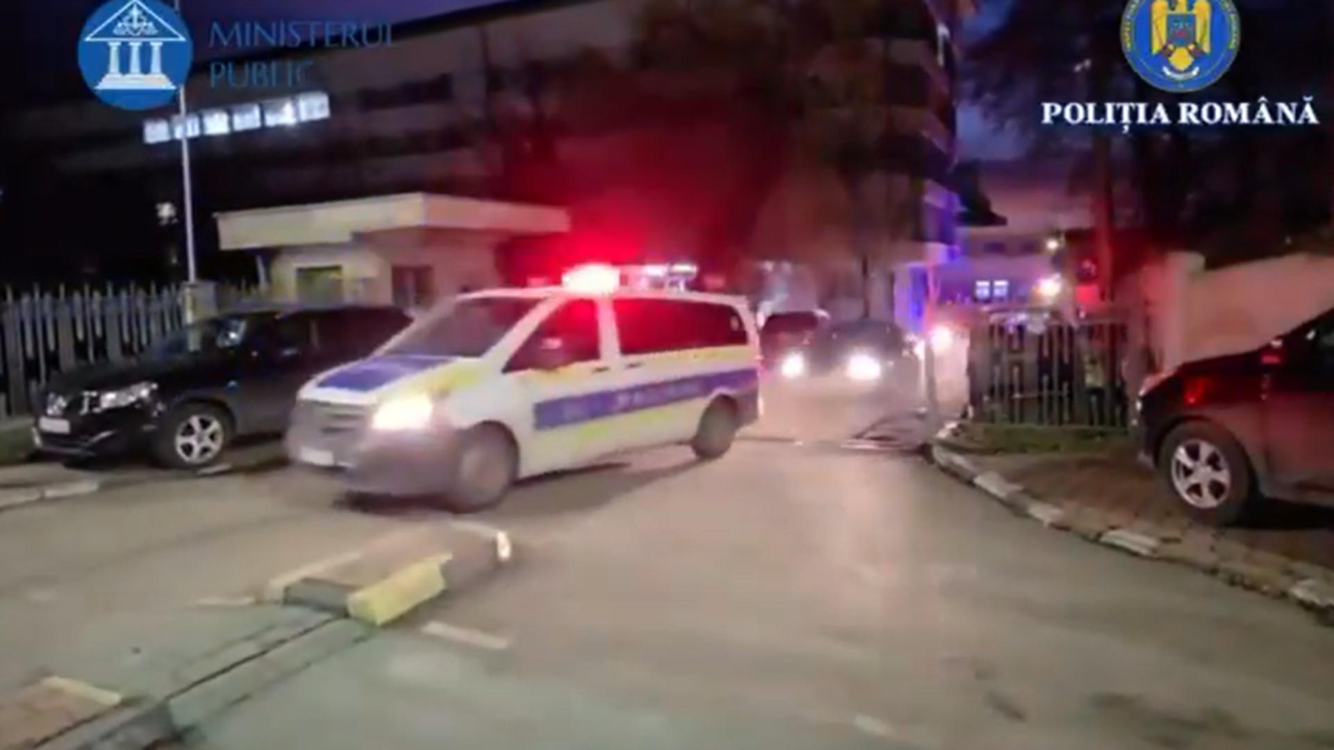 perchezitii de amploare la reteaua cu buletine false vandute unor cetateni straini mascatii au descins la primele ore ale diminetii video 692540f1725a8