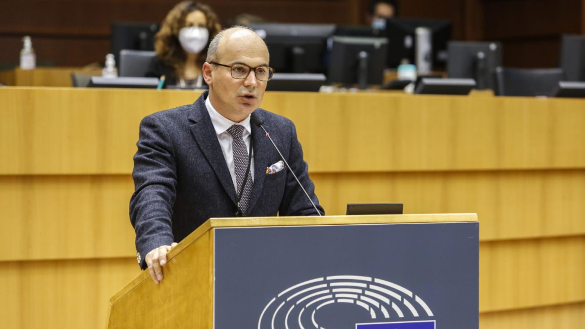 rares bogdan comisia europeana trebuie sa coboare din turnul de fildes si sa revina printre cetatenii europei 6915b3466d180