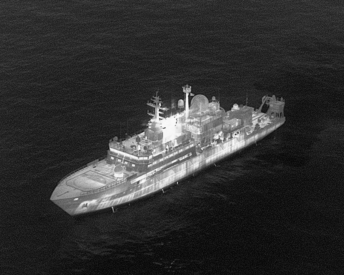 russian spy ship enters british waters and shines lasers at military pilots 691dc4a1159e5