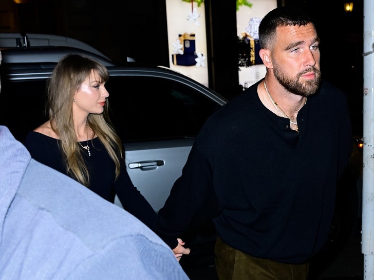 taylor swift and travis kelce hold hands on dinner date 690bfadab2501