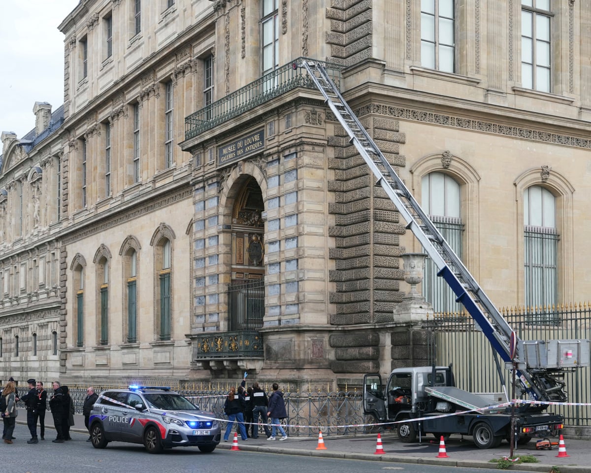 two more suspects charged over louvre heist taking total to four 6906651c3c0ad
