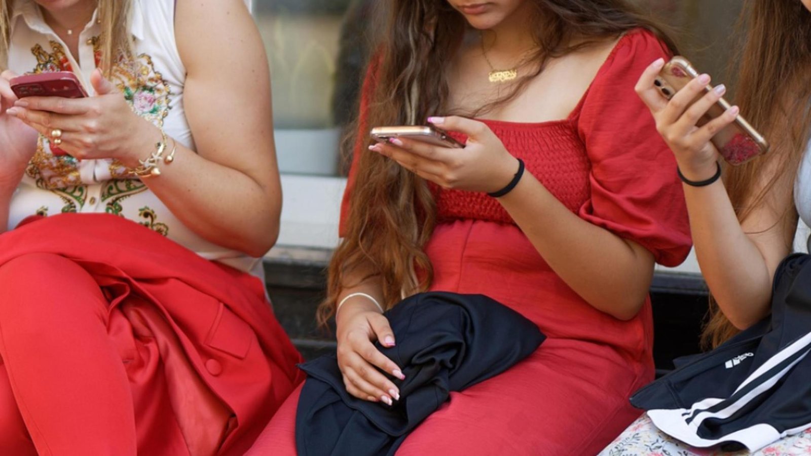 din ce in ce mai multe femei isi scot coastele pentru o talie de viespe o tanara povesteste experienta dureroasa 6931fa35df62e